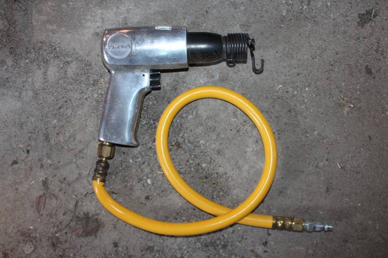 lot 554 image: Powermate Professional Heavy Duty Air Hammer