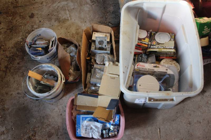 lot 549 image: Bin Lot of Electrical Supplies Includes Condoiut Box, Wiring, Smoke Alarms