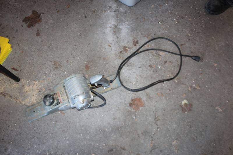 lot 561 image: Craftsman Electric Planar