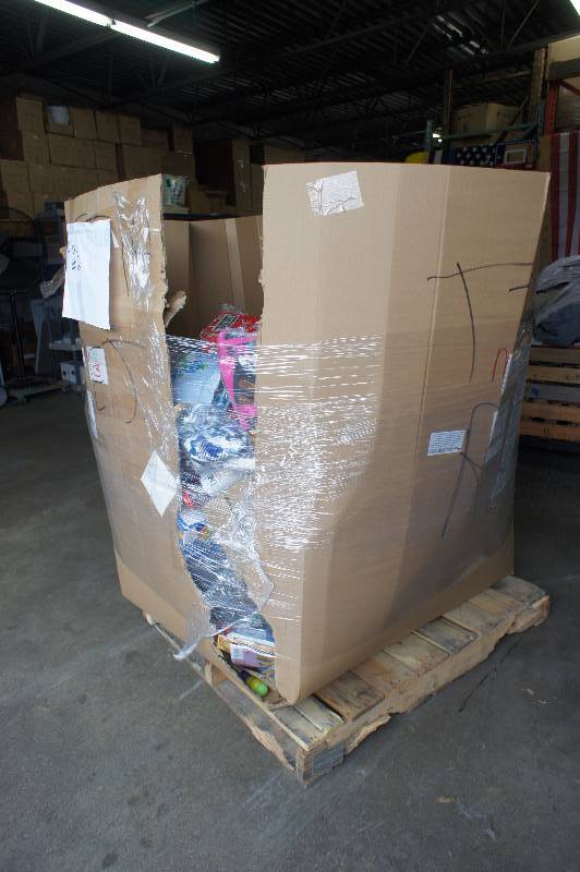 1 MASSIVE PALLET  LOT OF - MISC GOODS - GENERAL MERCHANDISE -  ITEMS - YOU GET EVERYTHING ON THE PALLET  TONS OF MONEY TO BE MADE
