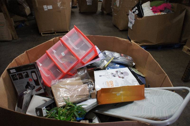 1 MASSIVE PALLET  LOT OF - HOME - OFFICE RELATED ITEMS YOU GET EVERYTHING ON THE PALLET TONS OF MONEY TO BE MADE