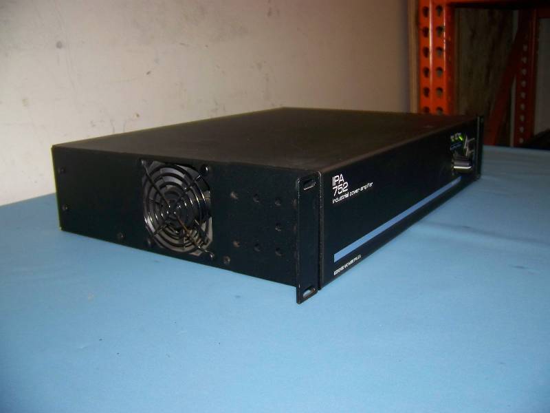 lot 77 image: Architectural Acoustics by Peavy, IPA 752, Industrial Power Amplifier  Amp