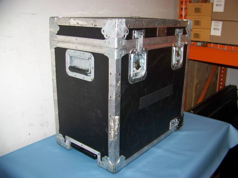 lot 52 image: SCS Cases, Hard Sided, Padded Inside, Heavy-Duty, Travel  Carrying Case with Telescoping Handle and Wheels