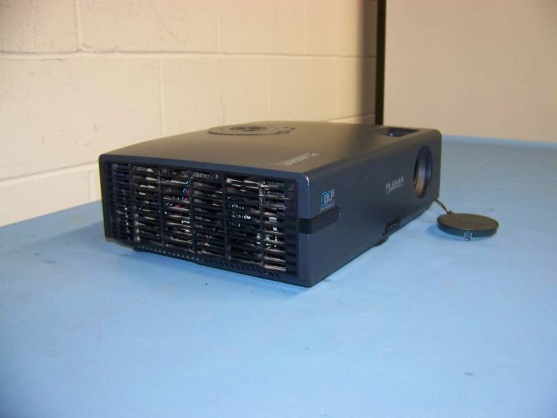 lot 41 image: Planar, PR2020, DLP Projector