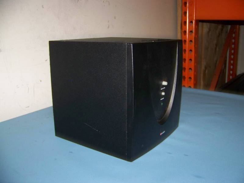 lot 65 image: Labtec, LCS-2418, Powered Sub  Subwoofer