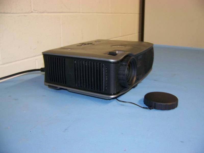 lot 36 image: Dell, 2400MP, DLP Projector