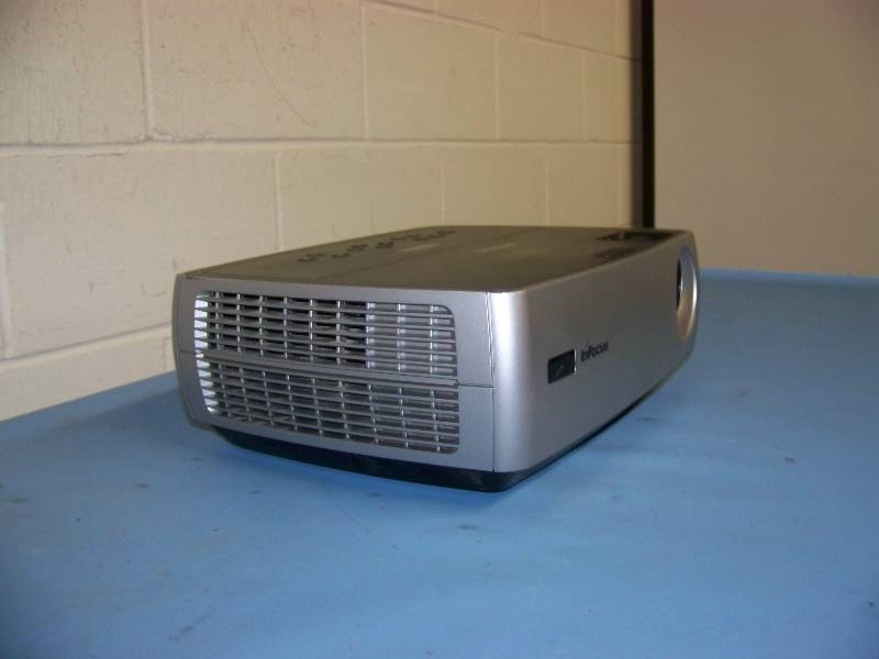 lot 34 image: InFocus, IN24 (W240), DLP Projector