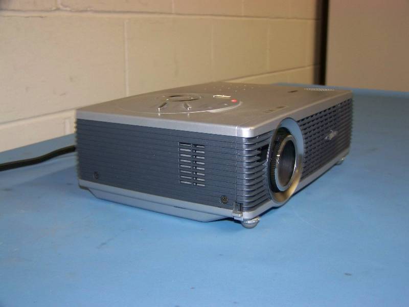 lot 39 image: Sanyo, PLC-SW30, LCD Projector