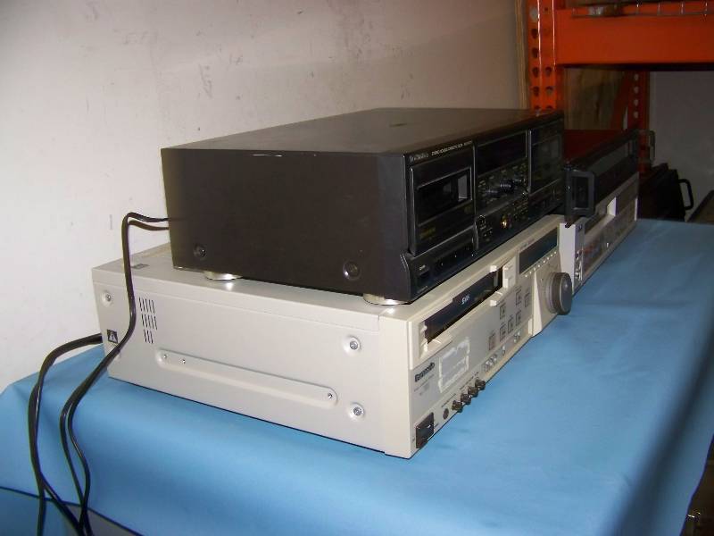 lot 95 image: Technics, Dual Tape Deck AIPHONE, AMFM Tuner  Receiver Panasonic, VCR and JVC, VCR