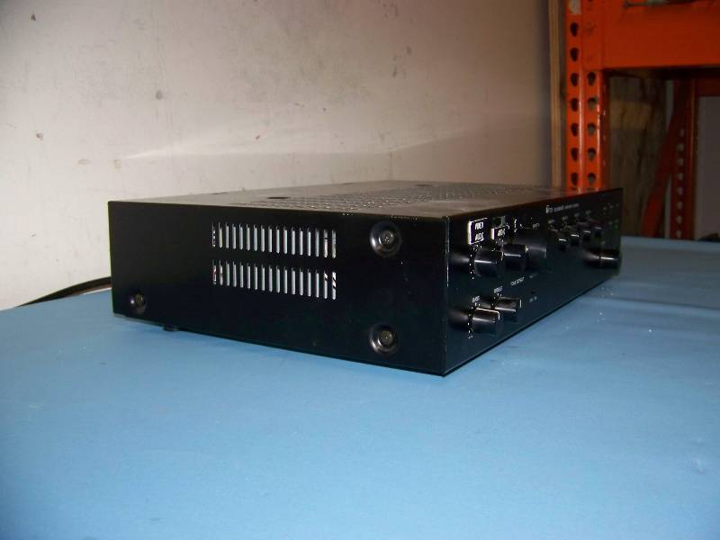 lot 74 image: TOA, 900 Series II, 8 Channel Mixer  Power Amplifier  Amp with (4) Rear Modules