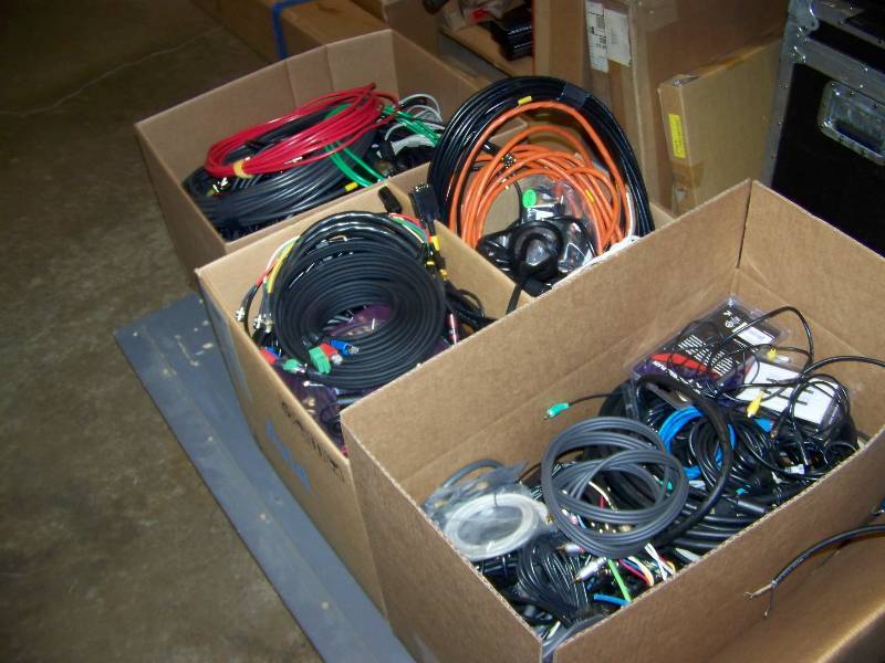 lot 116 image: (LARGE LOT) Miscellaneous Audio  Video  Computer  Network Cables