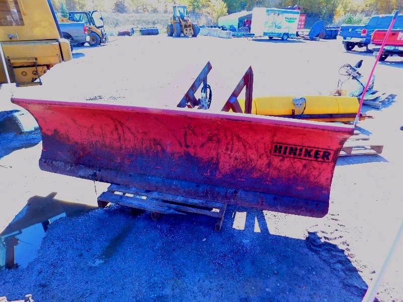 Hiniker 9 straight blade snowplow for John Deere 5000 Series