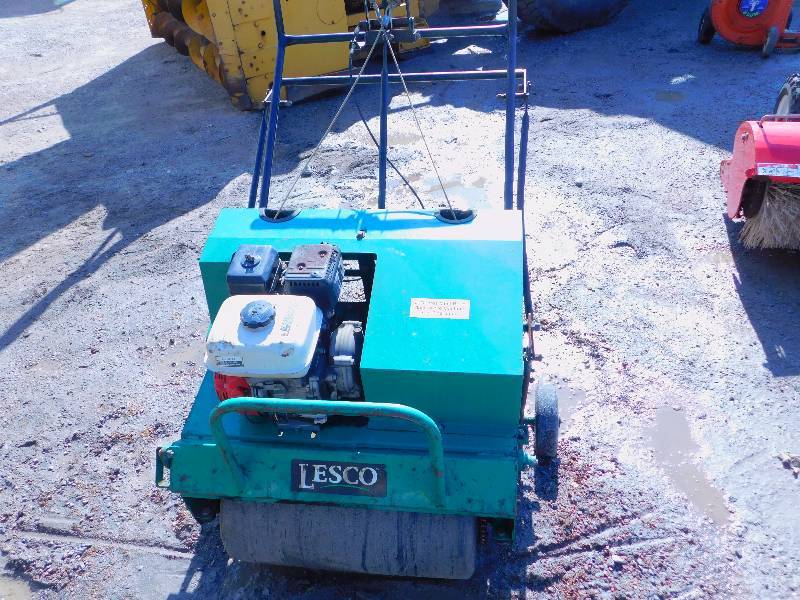 Lesco Split-Drive Aerator