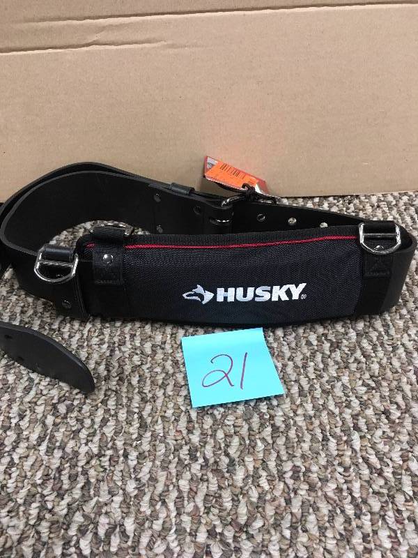 lot 21 image: Husky 2.5 in. Padded Work Gear Belt never used