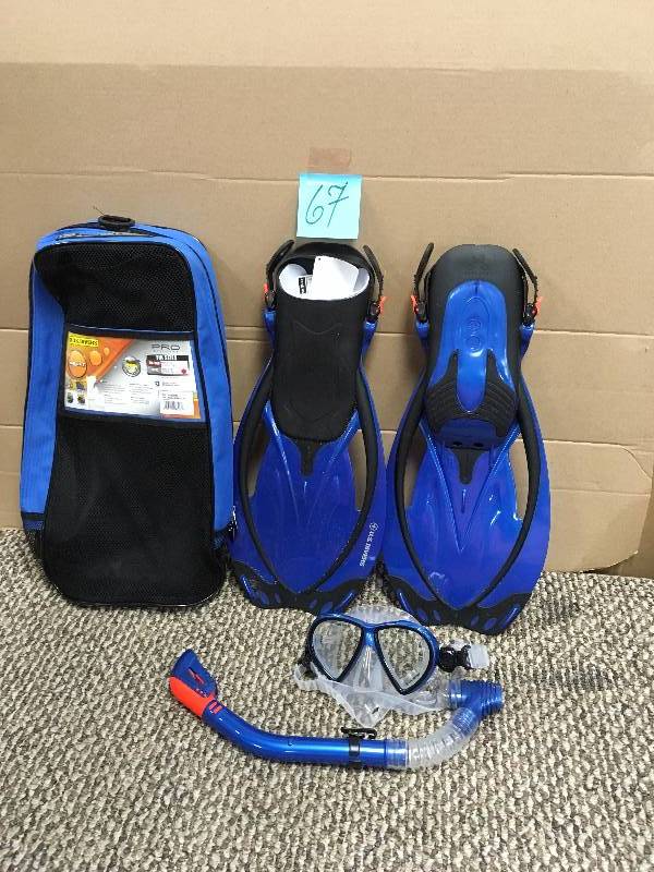 lot 67 image: U.s. Divers Adult Fins, Snorkel & Mask Set With Travel Bag Size Lg Xl in package