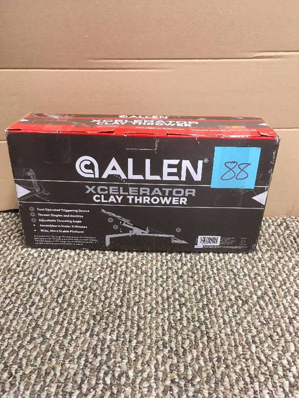 lot 88 image: XCELERATOR CLAYMASTER TARGET THROWER in box