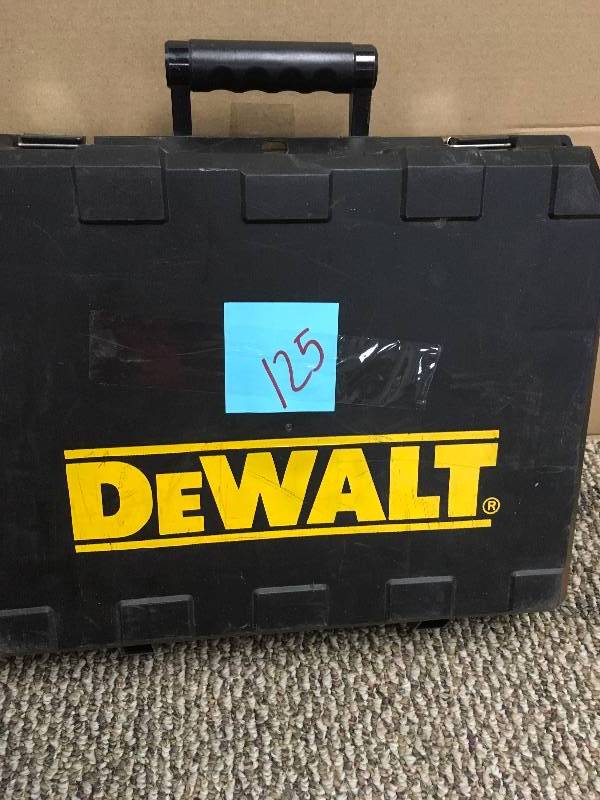 lot 125 image: DEWALT 20-Volt Max 16-Gauge Cordless Angled Finish Nailer Kit missing battery good working condition MSRP $399
