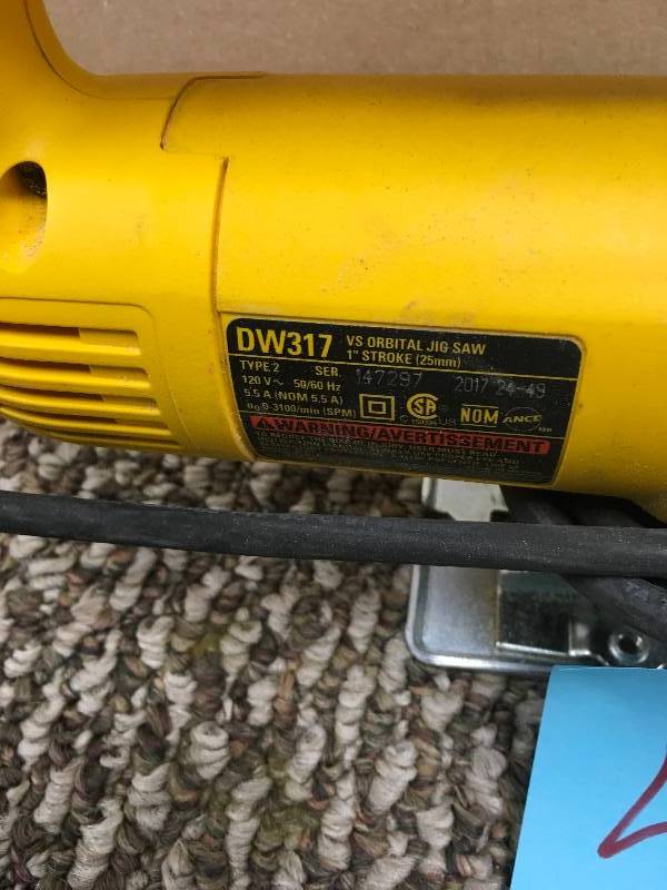 lot 45 image: DeWalt 5.5 Amp Compact Jigsaw used good working condition DW317