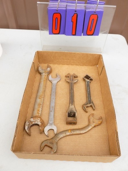 SnS Auctions # 287 Vintage Rail Road & primitive tools.