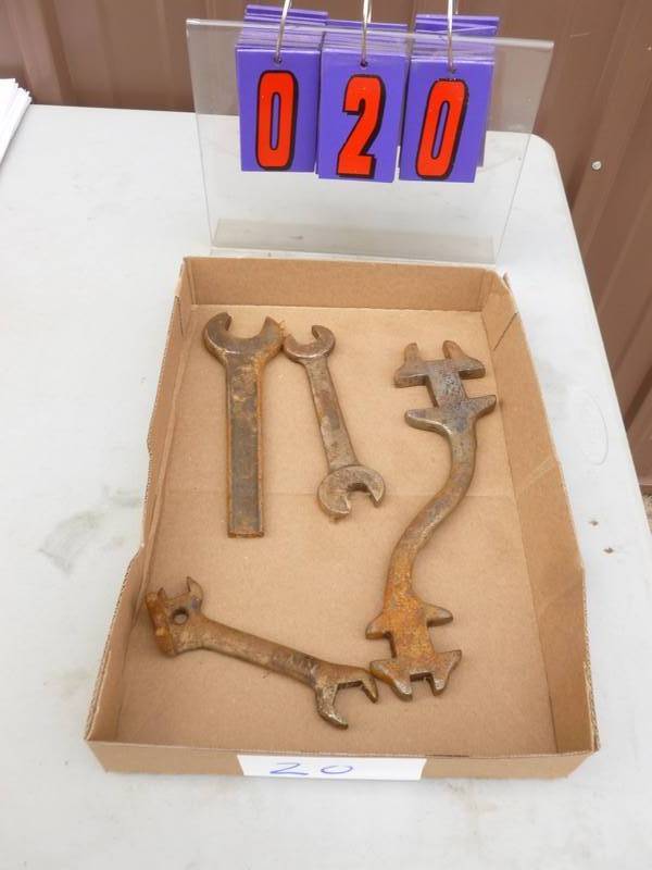 SnS Auctions # 287 Vintage Rail Road & primitive tools.