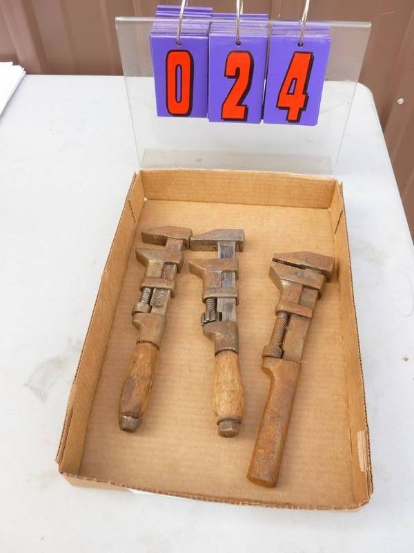 SnS Auctions # 287 Vintage Rail Road & primitive tools.