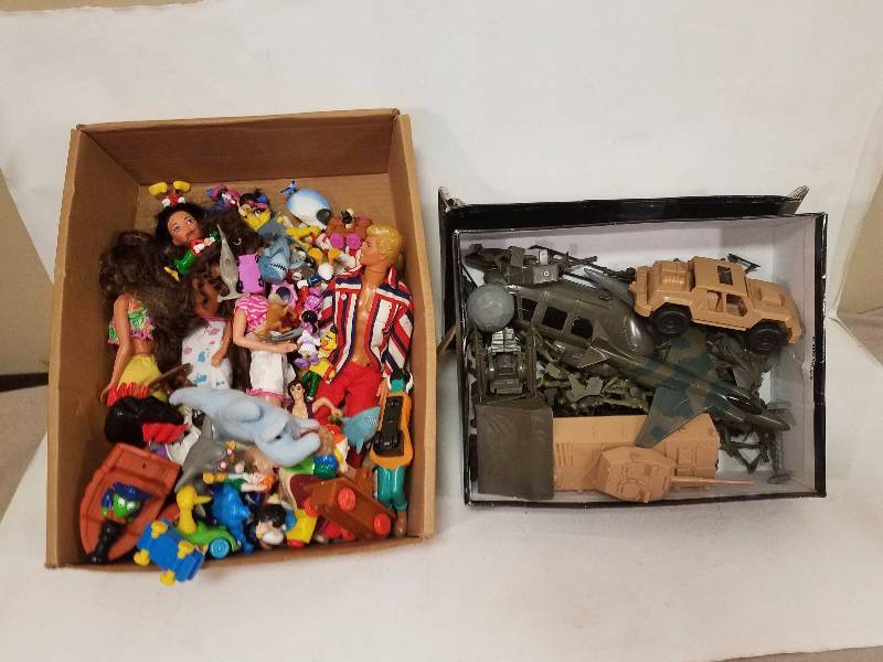 lot 28 image: Mixed lot of Childrens toys and Figures