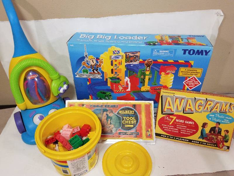 lot 31 image: Mixed lot of Childrens toys