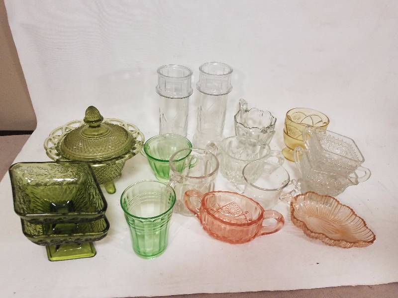 lot 39 image: Depression Glass Lot