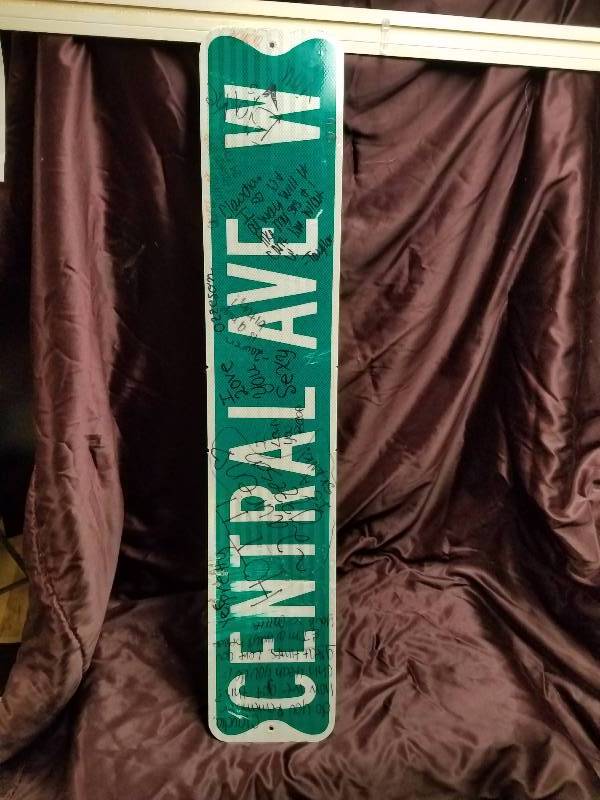 lot 58 image: Central Ave W Street Sign