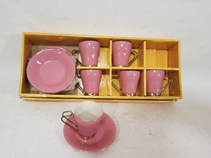lot 65 image: NEW GNA Fine Porcelain Expresso 12 piece PINK