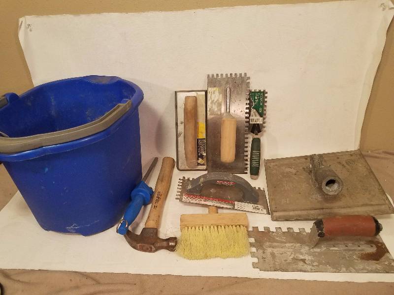 lot 78 image: Misc. had tools
