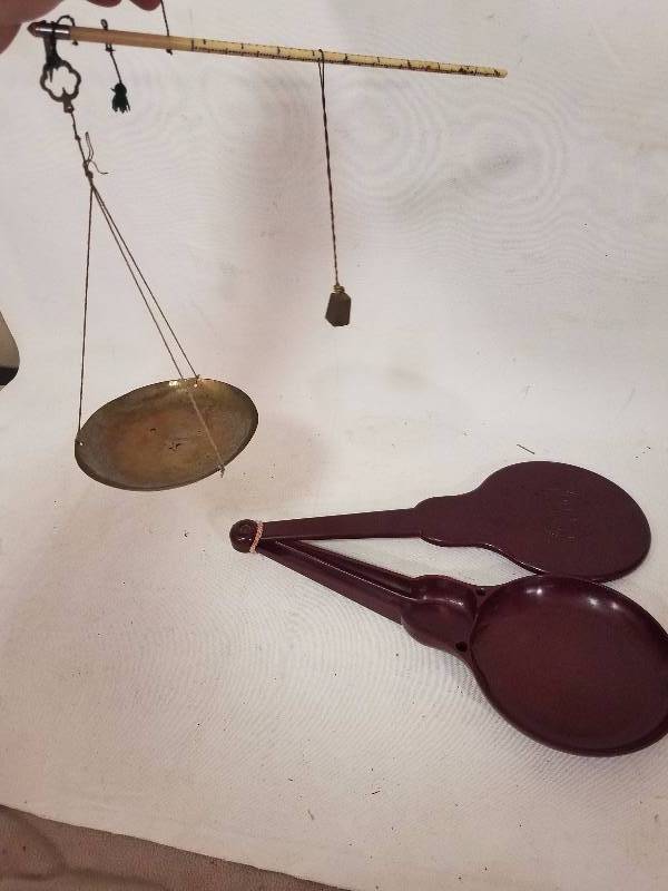 lot 73 image: Vintage Chinese Opium Scale - Gold Scale