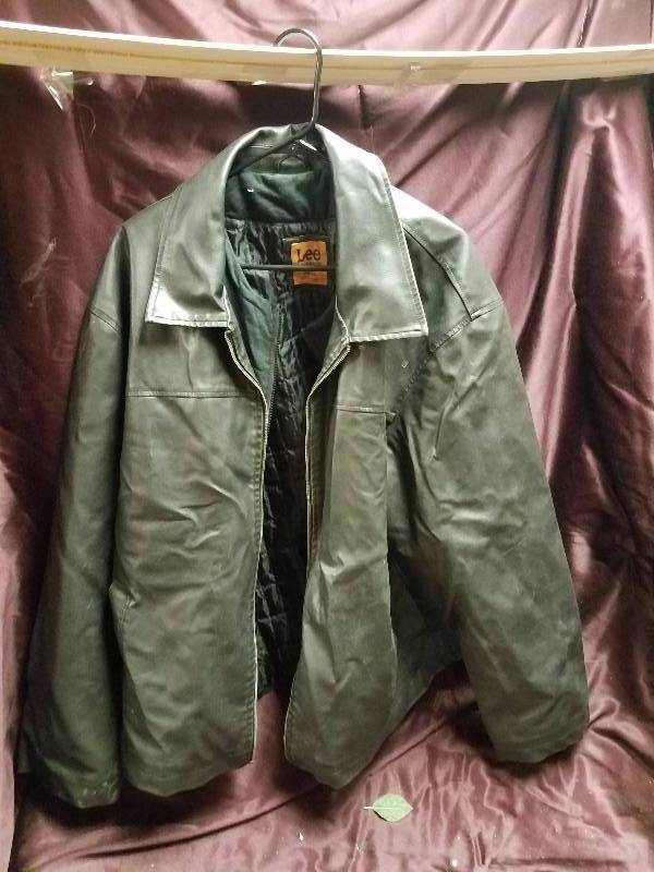 lot 94 image: Mens Leather Jacket XXL