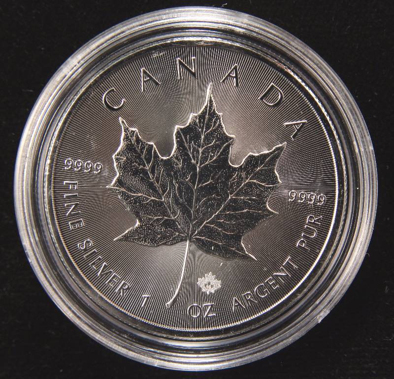2016 CANADA SILVER MAPLE LEAF 1 TROY OZ .9999 FINE SILVER IN AIRTITE