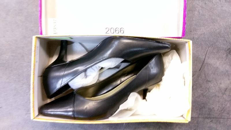 Easy Street Womens Chiffon Pump Heels  Shoes - Black - Size 9.5