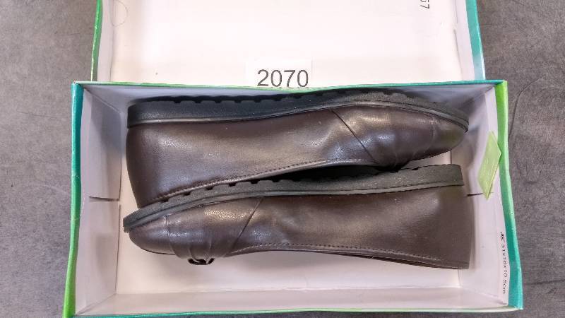 Easy Street Womens Giddy II Flats  Shoes - Brown - Size 9.5