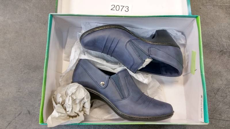 Easy Street Womens Bennett Shootie  Shoes - Navy - Size 6 NARROW