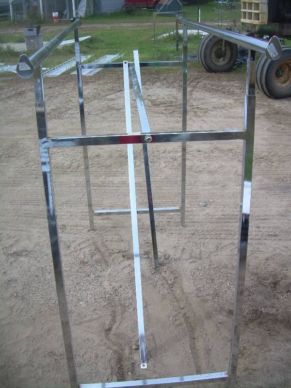 STORE CLOTHING RACKS