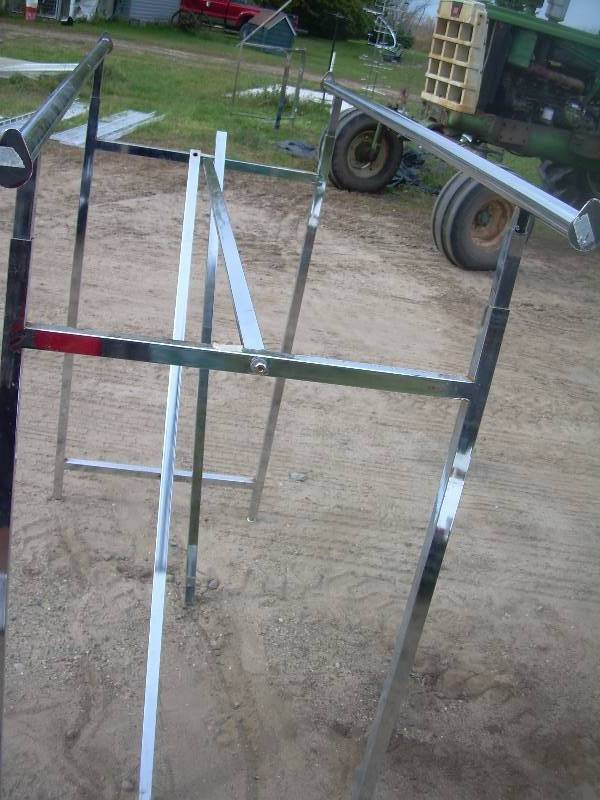 STORE CLOTHING RACKS