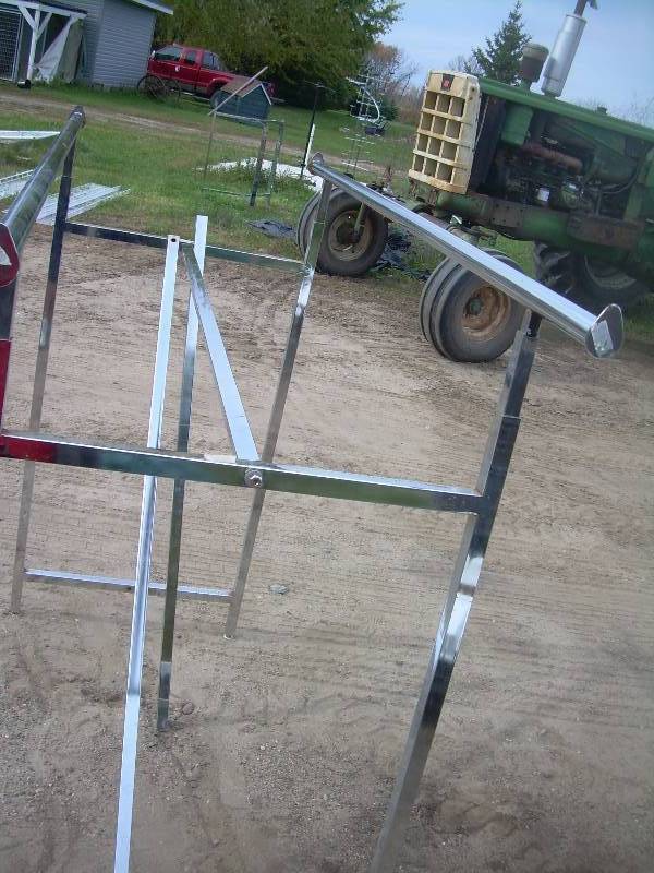 STORE CLOTHING RACKS