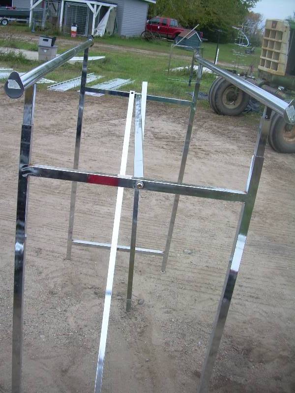 STORE CLOTHING RACKS