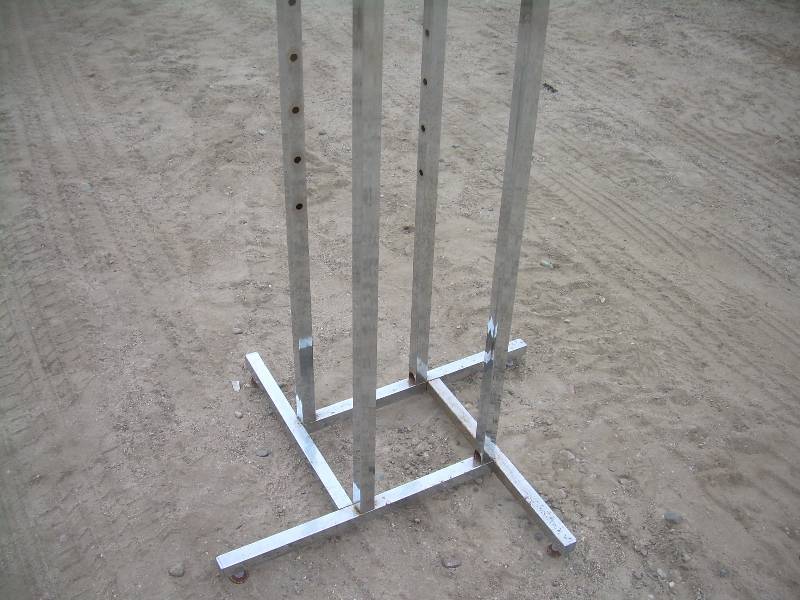 ADJUSTABLE CLOTHS RACK