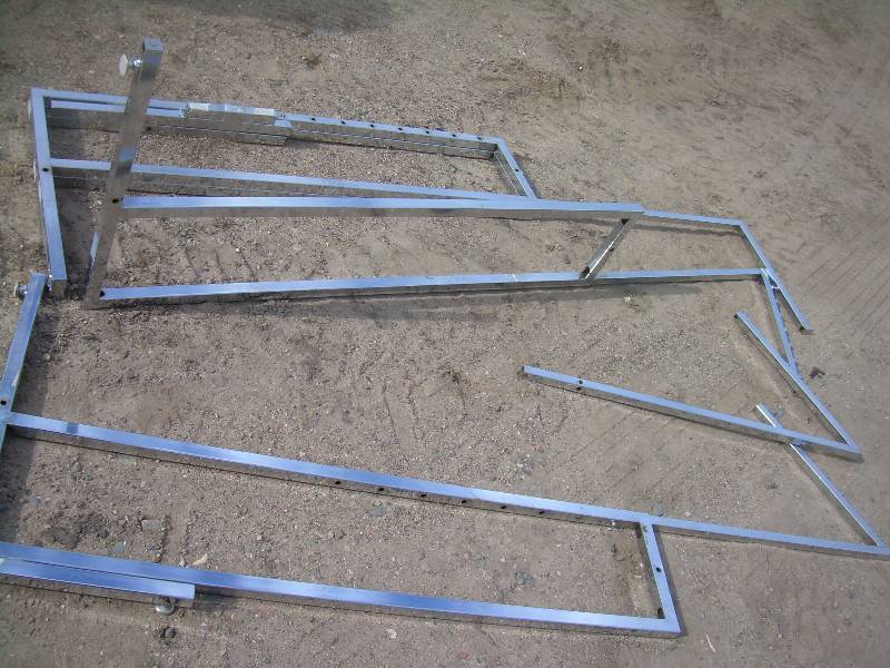 ADJUSTABLE CLOTHS RACK