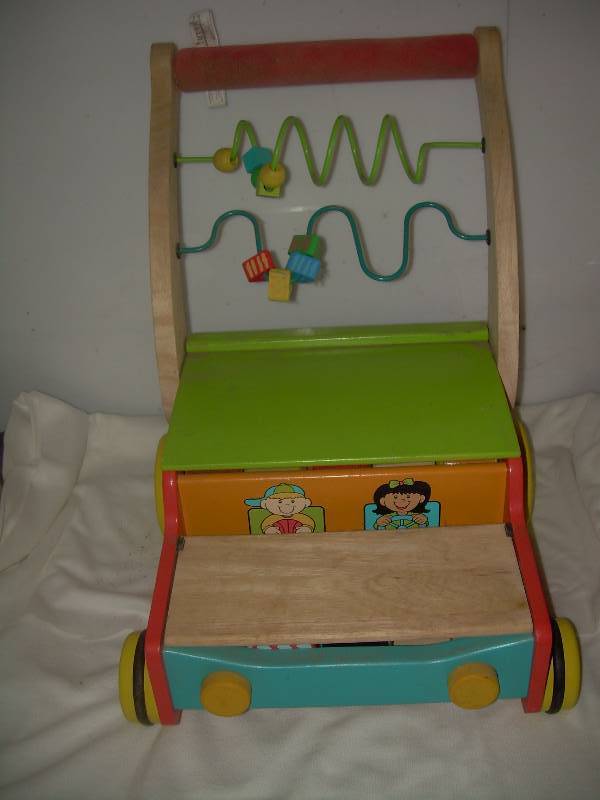 WOODEN CHILDS PUSH TOY