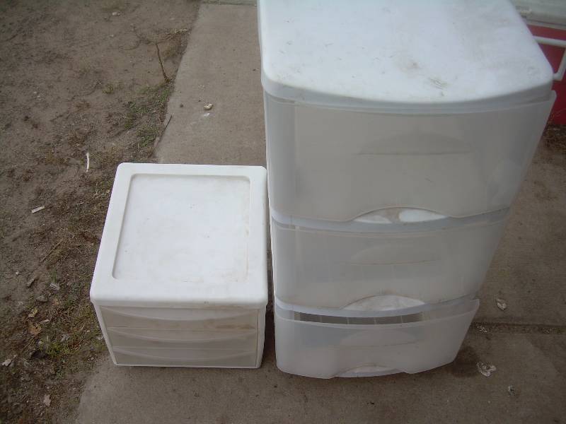 3 DRAWER PLASTIC DRAWERS 1           3 COMPARTMENT