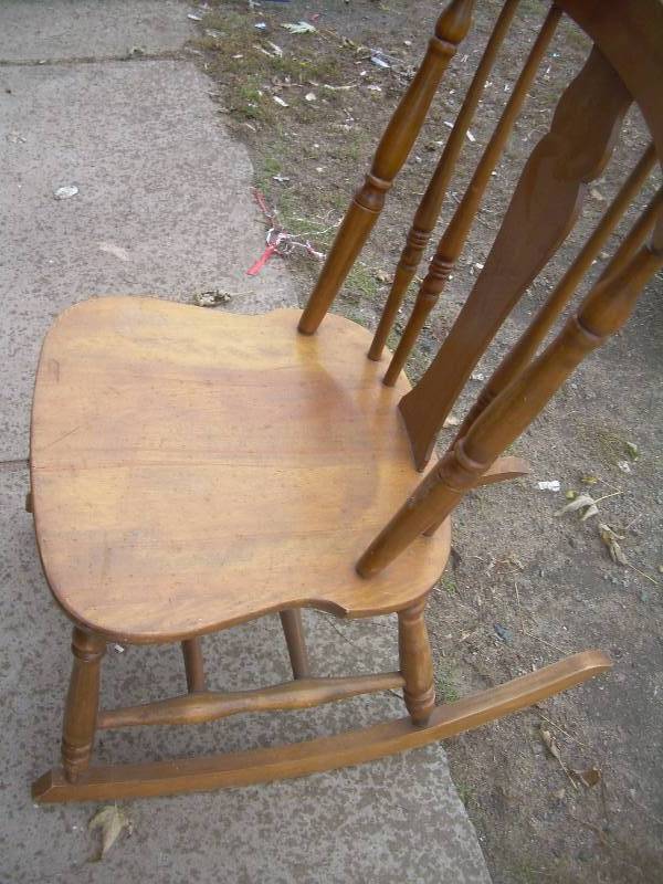 WOODEN ROCKING CHAIR