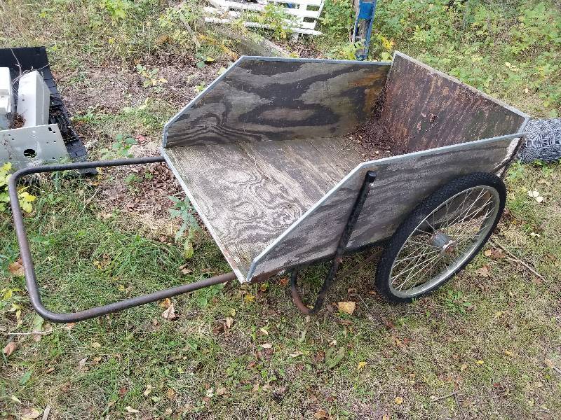 lot 28 image: Garden Cart, 45x33 (Box)