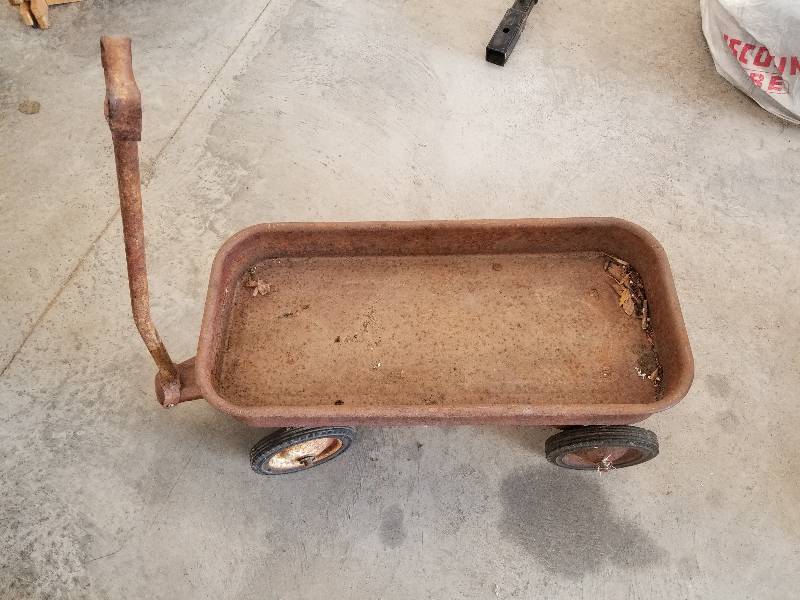 lot 38 image: Vintage Radio Super Metal Pull Wagon