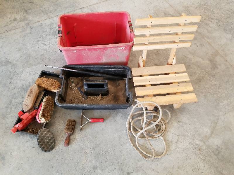 lot 42 image: Lot - Folding Wood Seat and Waterploo Horse Grooming Items