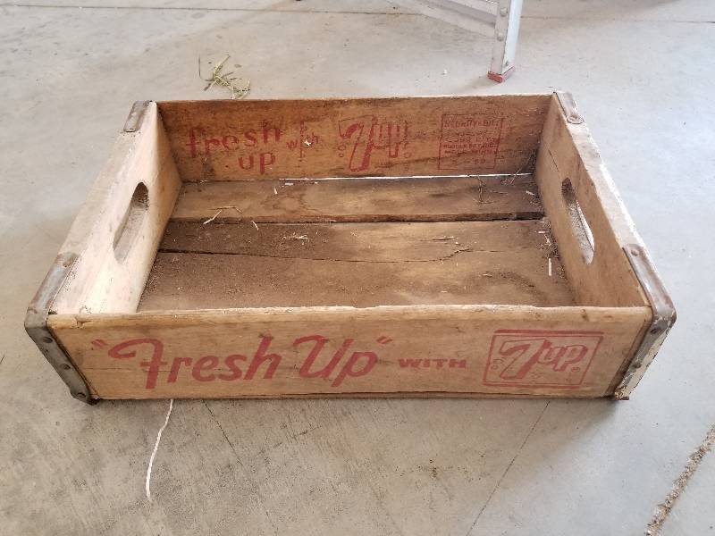 lot 57 image: Vintage Wood 7-Up Crate